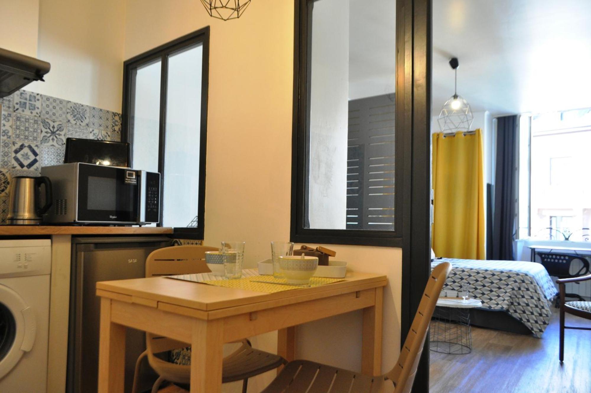 Epicurieux Hyper Centre Ville, Calme - Sejouraixlesbains Apartment